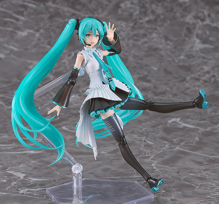 PLAMATEA Hatsune Miku: Happy 16th Birthday Ver. Model Kit (Rerelease)